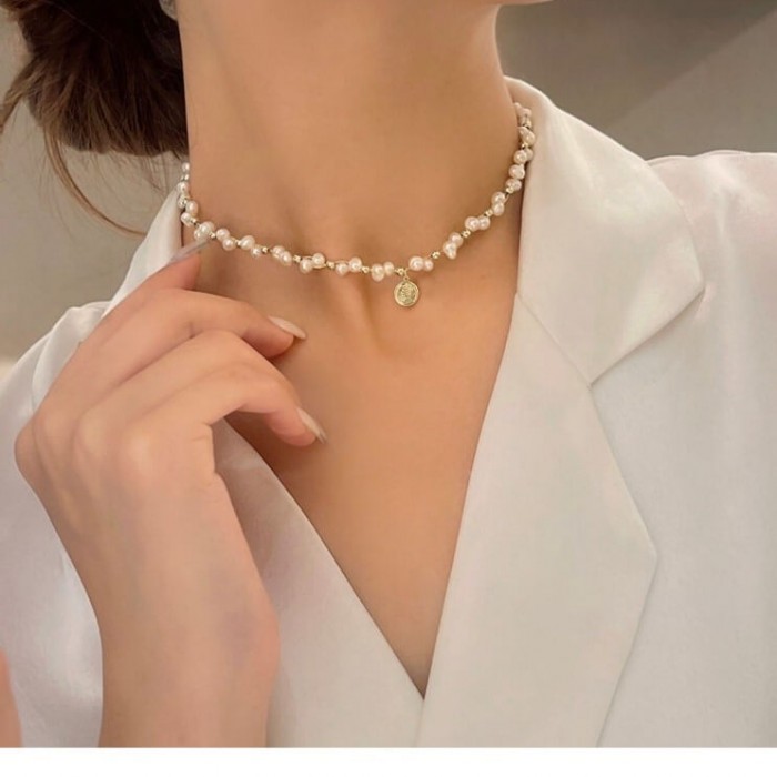 CHUỖI HẠT TRAI TỰ NHIÊN MẶT ĐỒNG XU ĐỘC ĐÁO