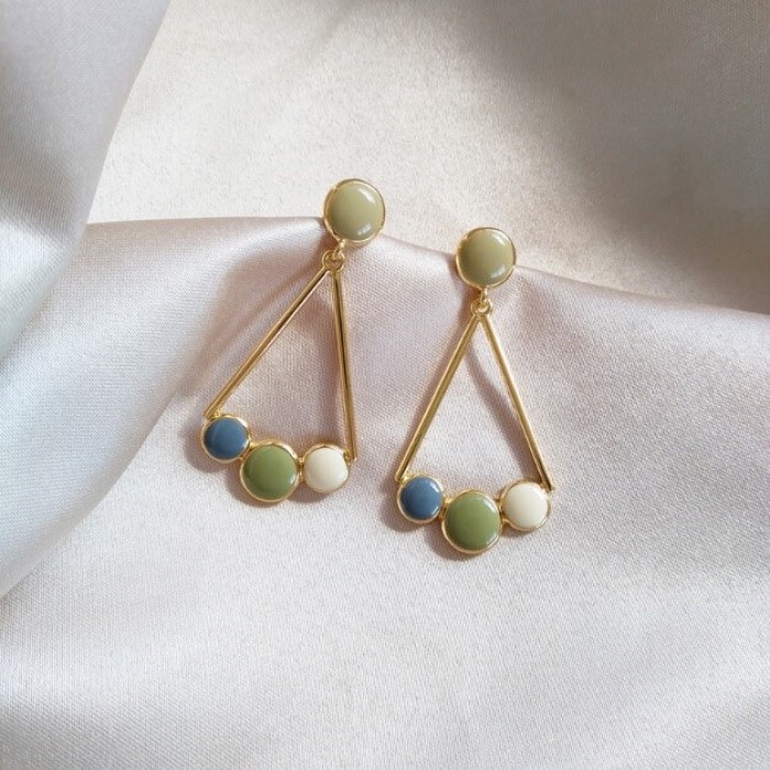 KHUYÊN TAI CHUỖI HẠT PHÁ CÁCH