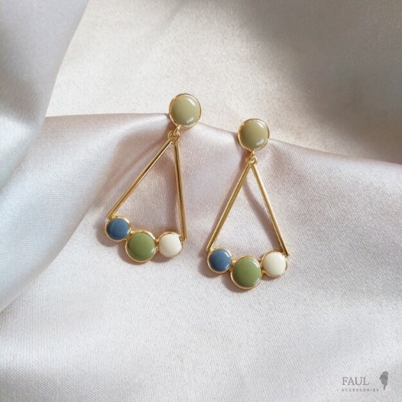 KHUYÊN TAI CHUỖI HẠT PHÁ CÁCH